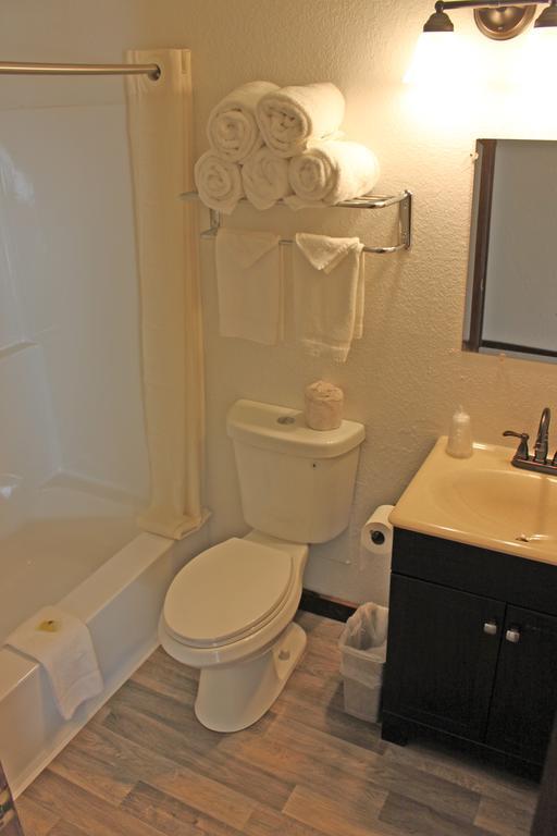Rustic Inn ماكول المظهر الخارجي الصورة